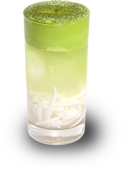 Matcha latte xếp lớp trên sữa và dừa non.